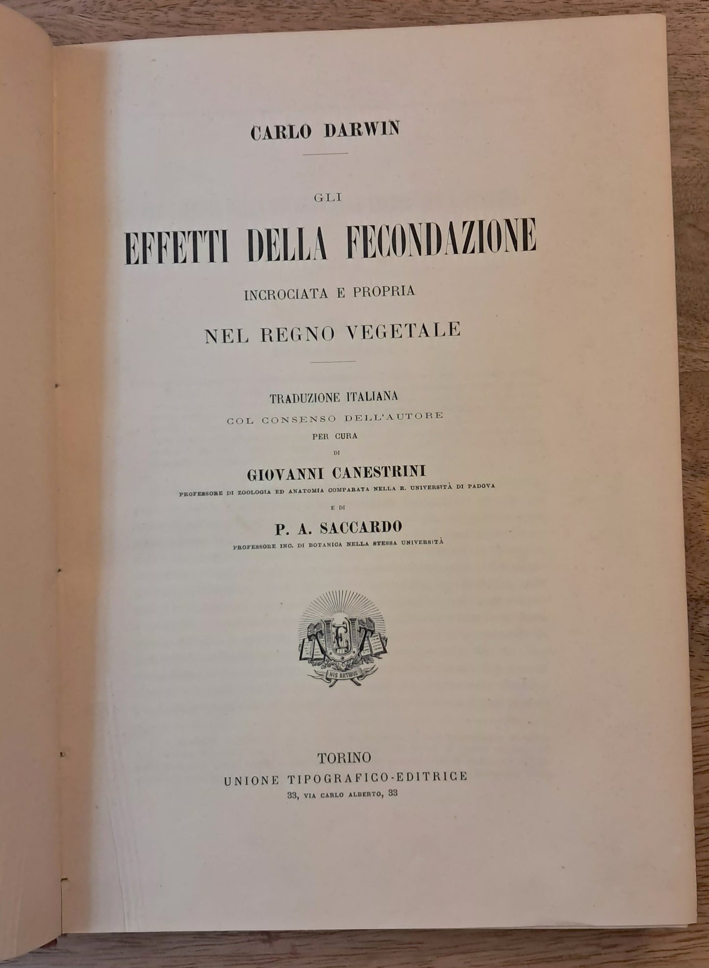 Charles Darwin: Gli Effetti della Fecondazione Incrociata e Propria nel Regno Vegetale